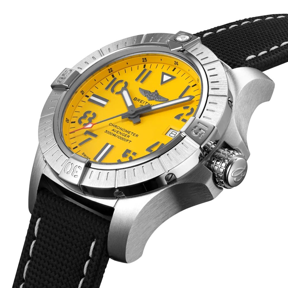 Breitling Avenger Automatic 45 Seawolf, Stainless steel · 45 mm · Yellow
