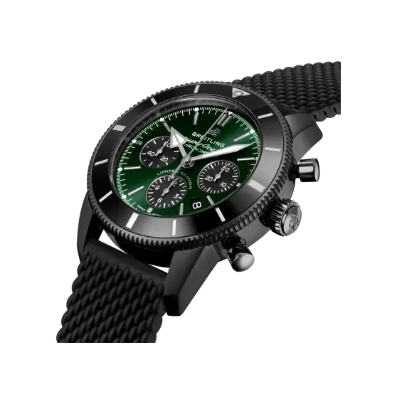 Breitling Superocean Heritage B01 Chronograph 44, DLC-coated stainless steel · 44 mm · Green