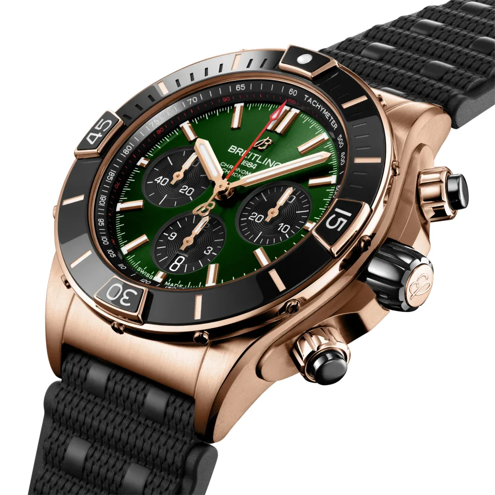 Breitling Super Chronomat B01 44, 18k red gold · 44 mm · Green