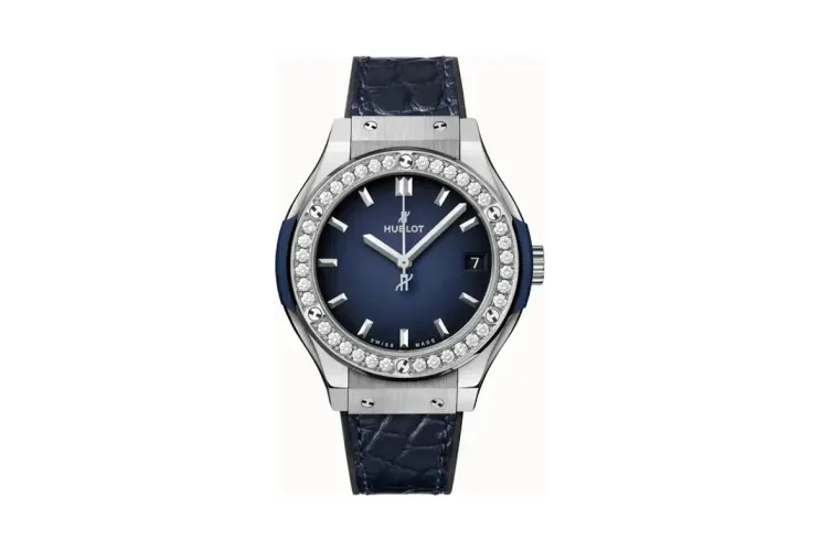 Hublot Classic Fusion Titanium Deep Blue Diamonds 33 mm