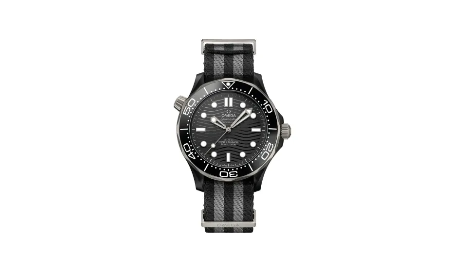 Omega Seamaster Diver 300M 43.5 mm, black ceramic on NATO strap