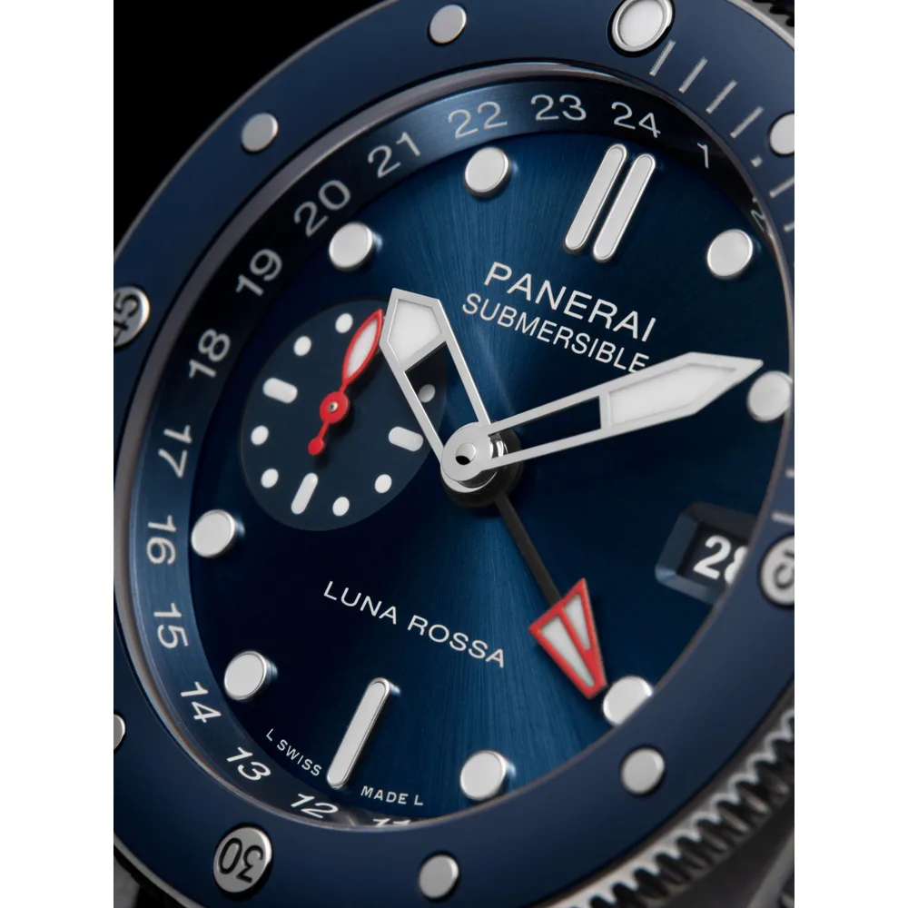 Panerai Submersible GMT Luna Rossa Titanio