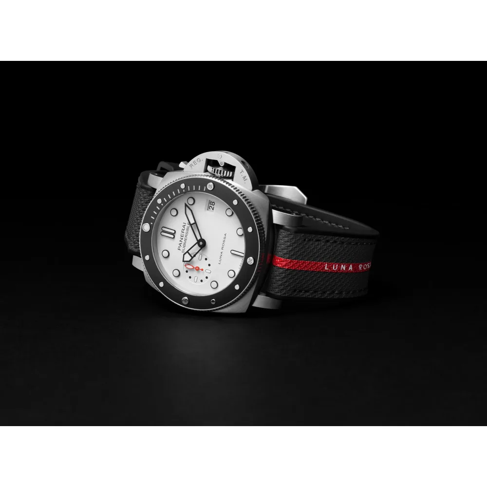 Panerai Submersible Luna Rossa