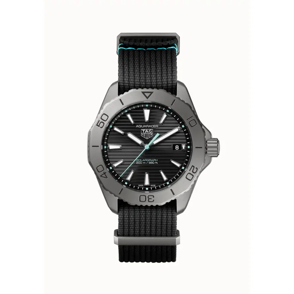 TAG Heuer Aquaracer Professional 200 Solargraph