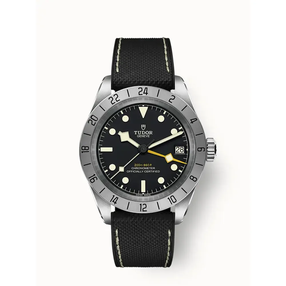 Tudor Black Bay Pro, 39mm steel case, Hybrid rubber and leather strap